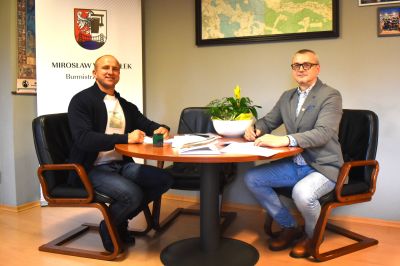 Podpisanie umowy na remont ulicy Dzierżona